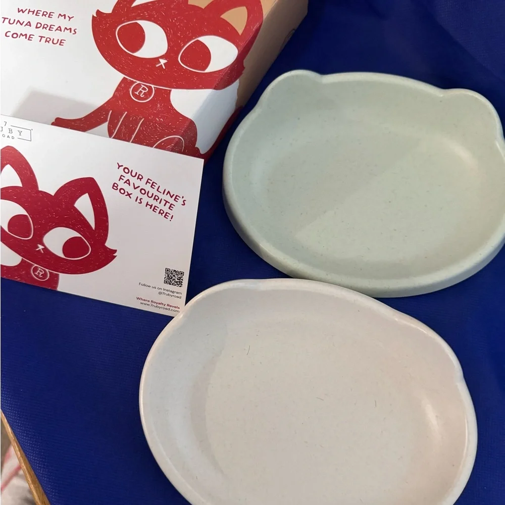 😻 Cat ears shaped wide non-slip food bowls - Set of 2 - New in box - Super cute